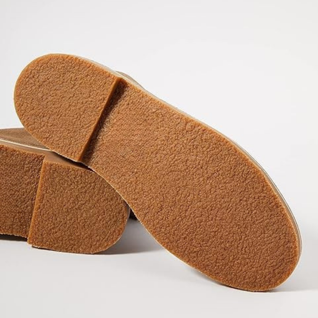 Bruine suède heren chukka boots met bruine zool